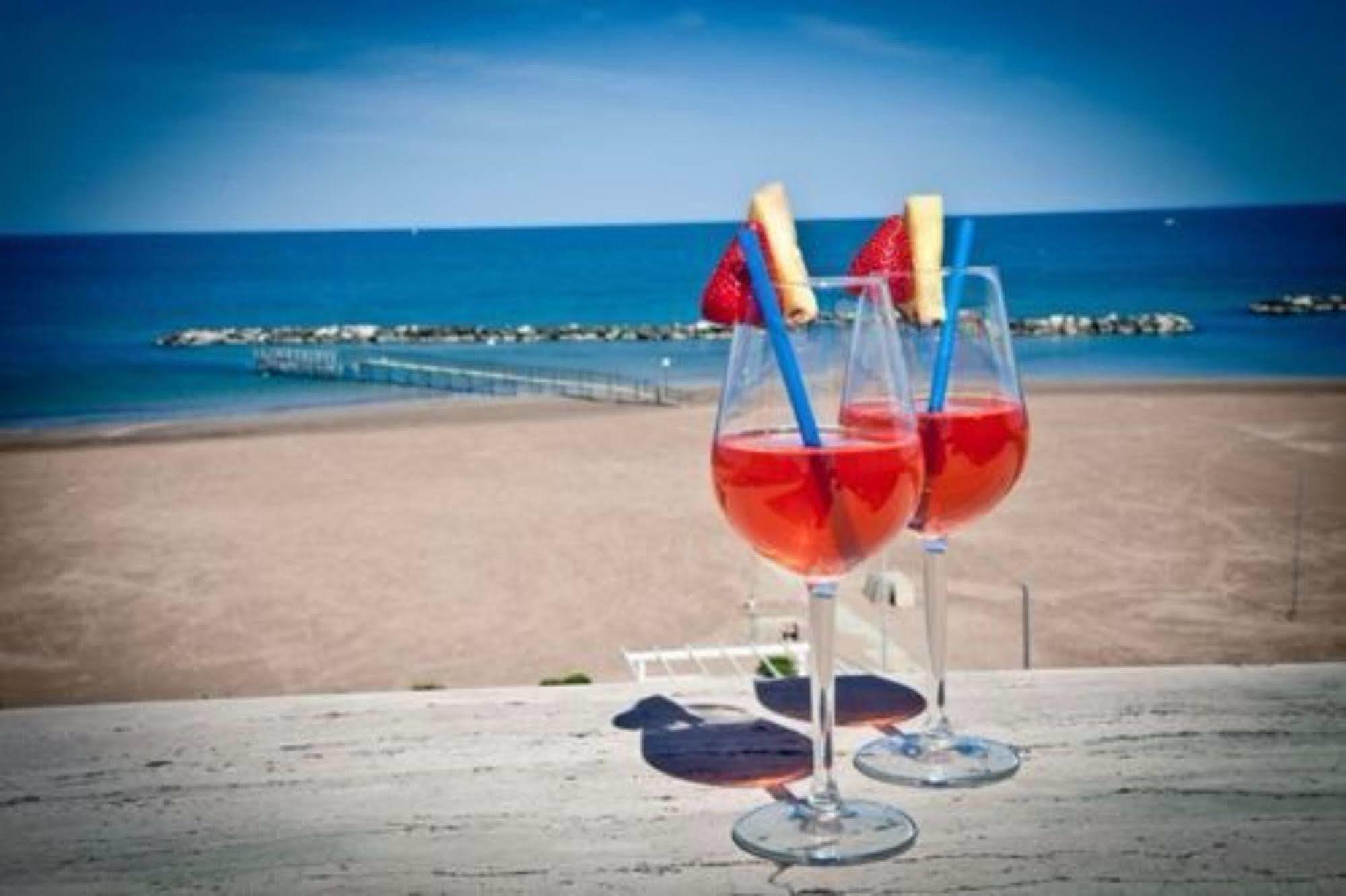 Hotel Costazzurra By Interlux Rimini Eksteriør billede
